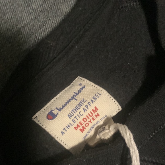 Champion Sweater - Picture 4 of 5